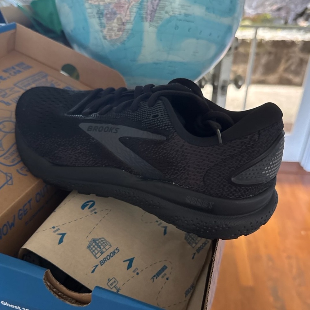 Brooks Ghost 16 Running Walking Shoe